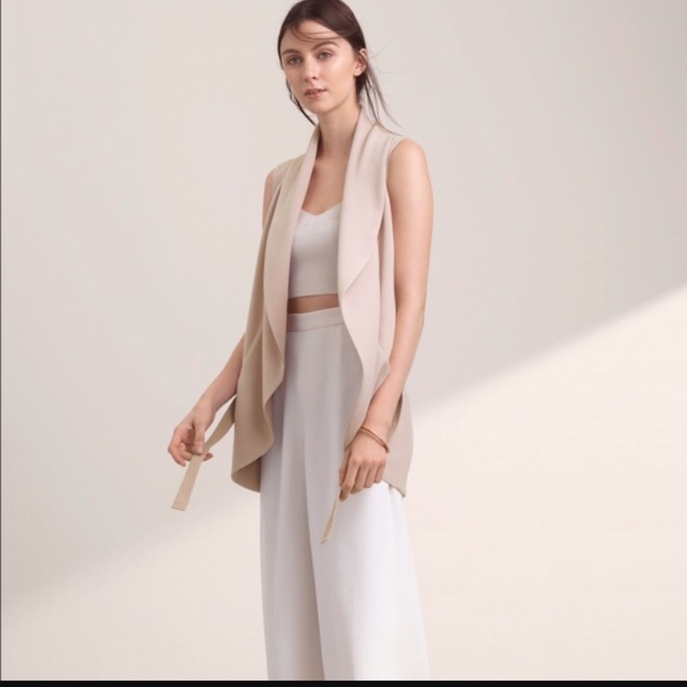 Aritzia Sleeveless Draped Vest in Black